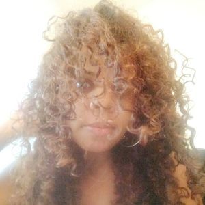 Meet your Posher, Aisha